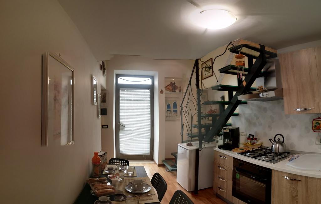 Holiday Home Casa Vacanze Salerno Buitenkant foto